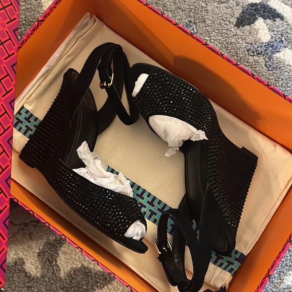 Tory Burch - Black Lila Wedge - Picture 4 of 6